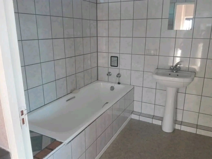 5 Bedroom Property for Sale in Campher Park Eastern Cape